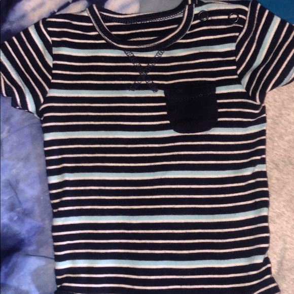 Long & 1 Short Sleeved Onesies - Picture 2 of 5